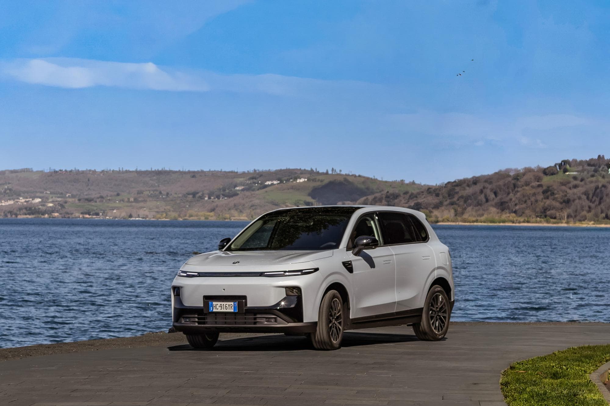 Autonomie extinsă de 900 km pentru Leapmotor B10