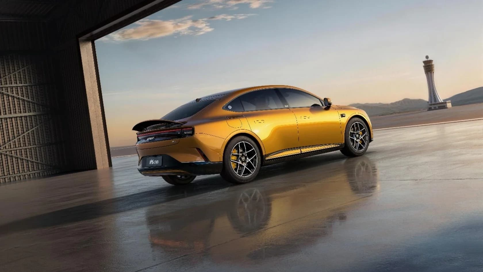 Smart dezvăluie primele imagini oficiale cu noul #6 EHD, prima berlină din istoria mărcii