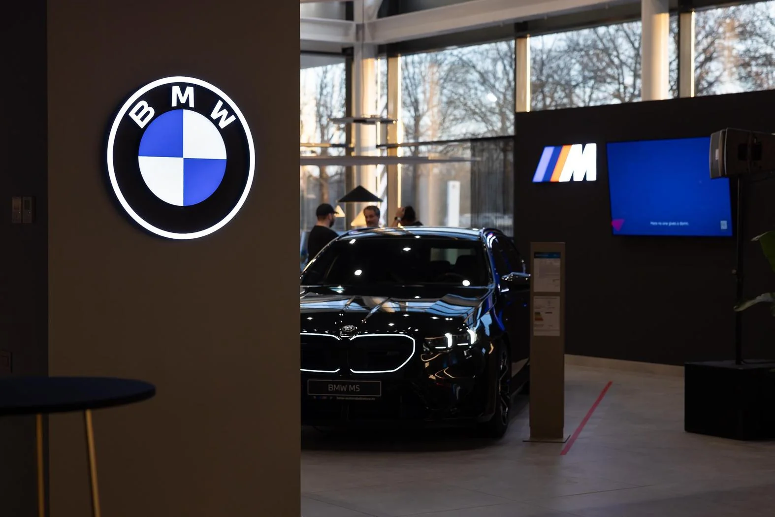Primul showroom BMW și MINI complet renovat din București, acum deschis publicului