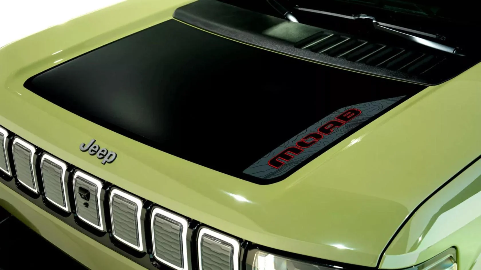 Jeep obține brevet pentru troliu integrat în frunk-ul modelelor electrice