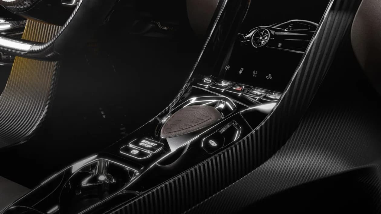 Koenigsegg Sadair’s Spear: O Hypercară de 1.603 CP care onorează un cal