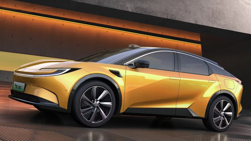 Toyota bZ3X și bZ3C dezvăluite: japonezii lansează încă două noi modele pur electrice