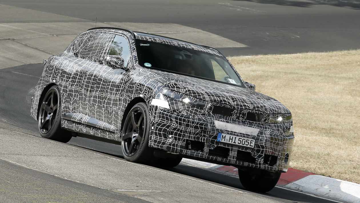 BMW iX5 M electric apare în teste: patru motoare și lansare posibilă în 2027