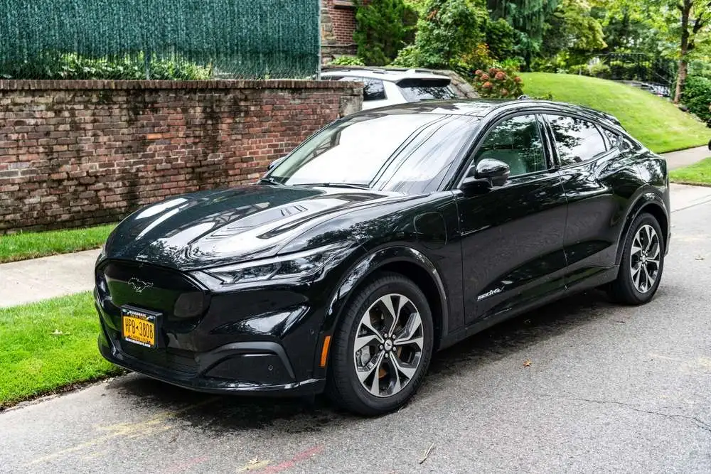 Ford anticipează pierderi de miliarde în sectorul vehiculelor electrice pentru 2025