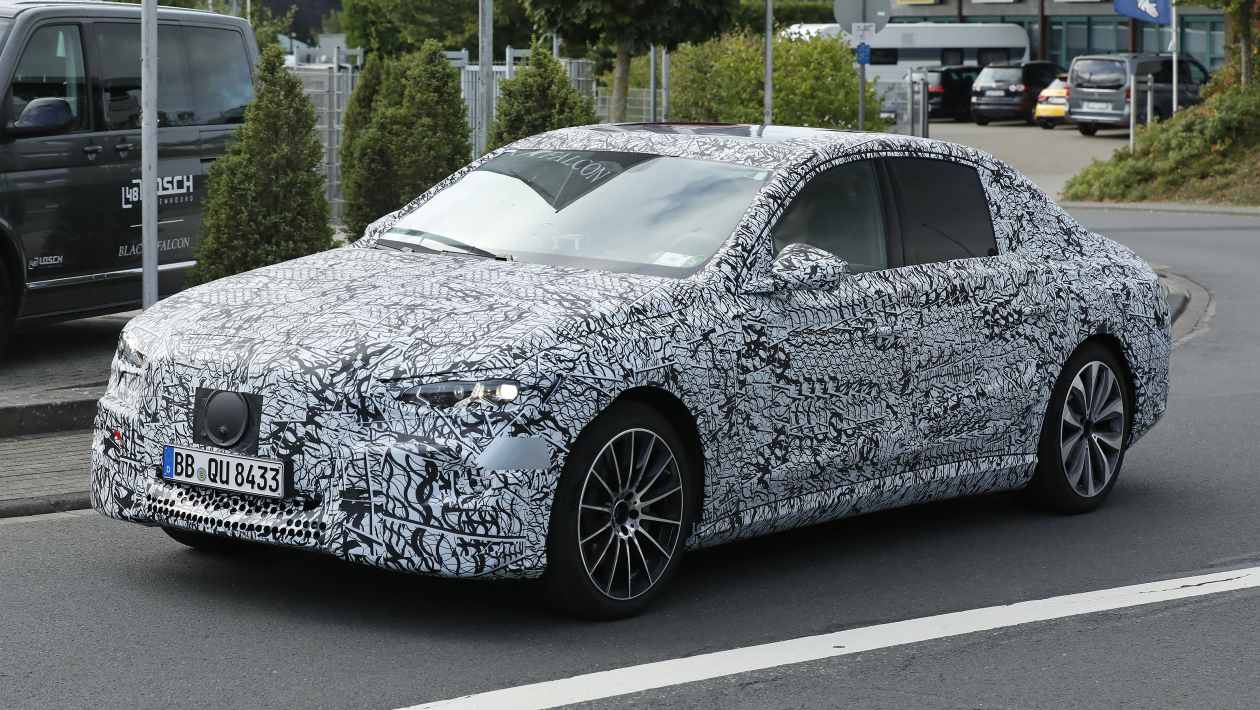 Mercedes pregătește un Clasa E electric pentru 2027. Noul model va înlocui EQE