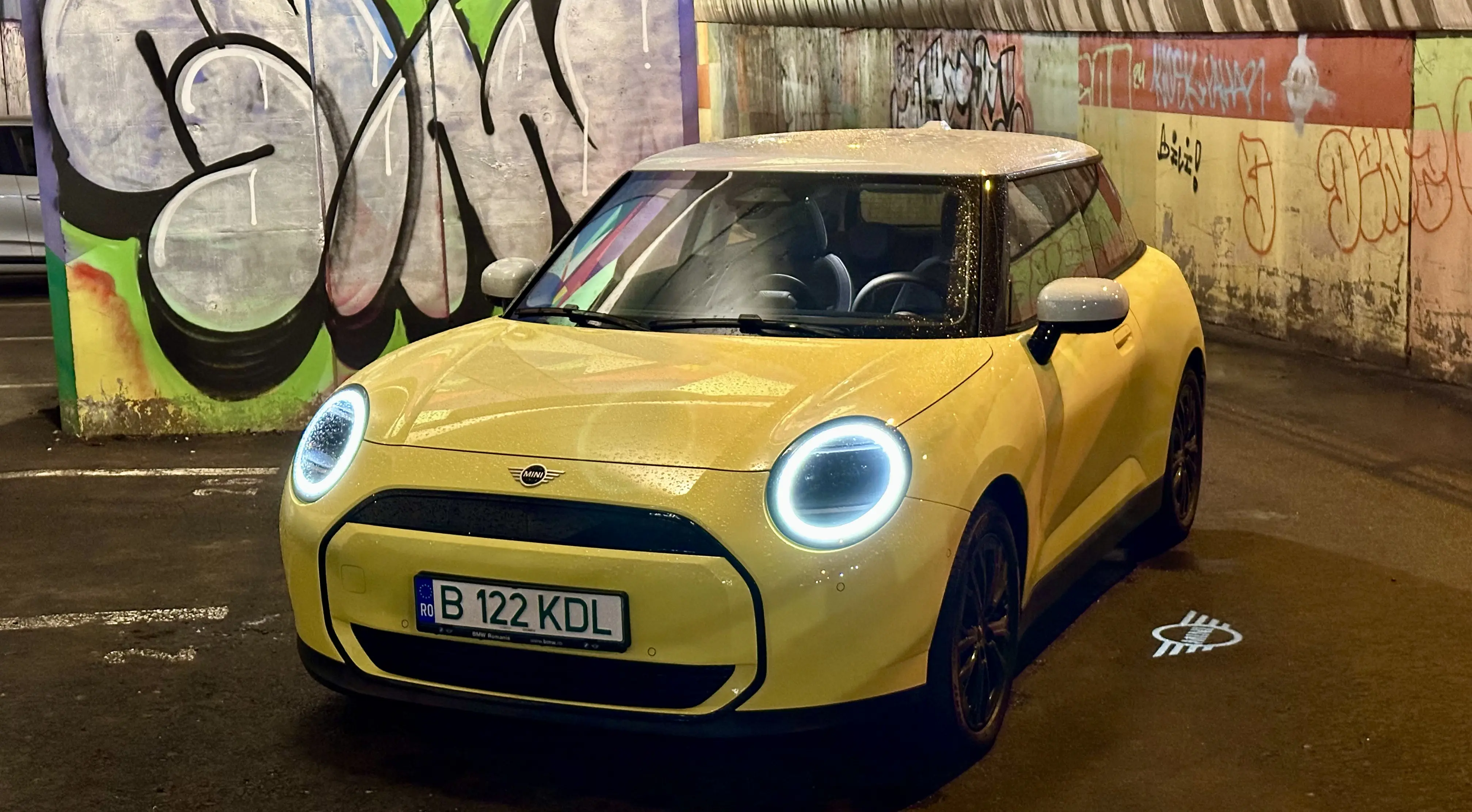 Test Drive Mini Cooper E 2025: Test complet pe străzile Bucureștiului