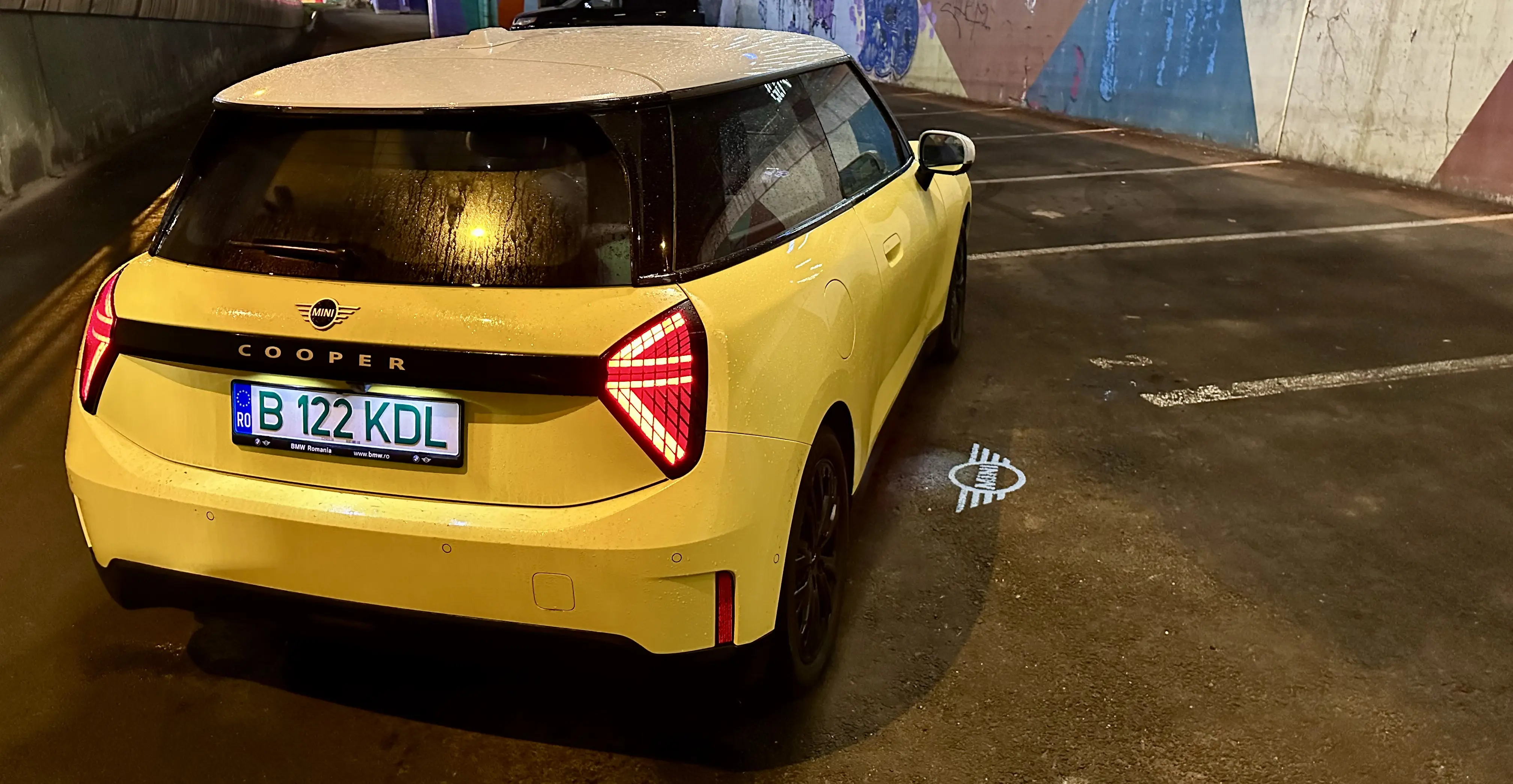 Test Drive Mini Cooper E 2025: Test complet pe străzile Bucureștiului