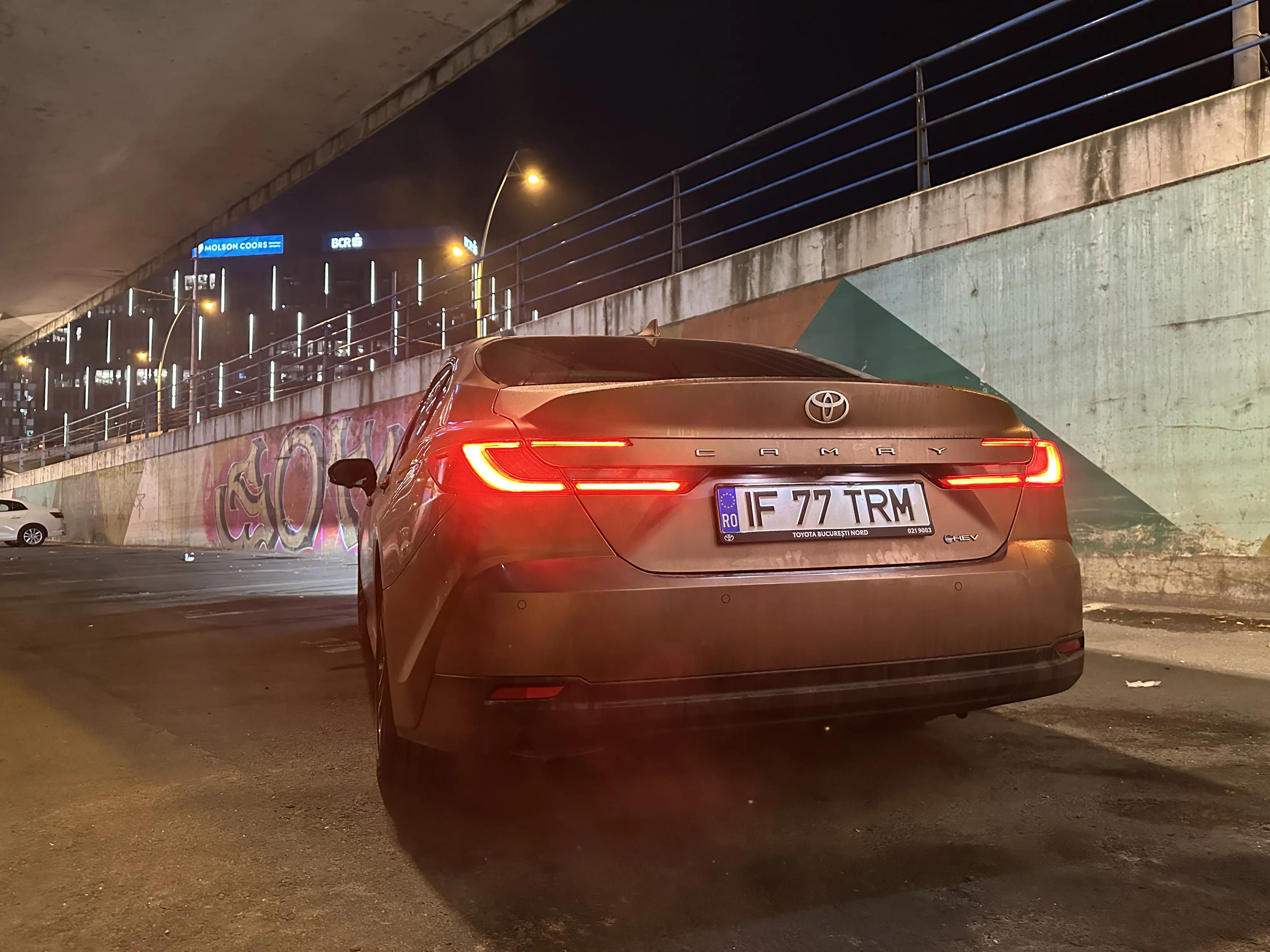 Test drive Toyota Camry Hybrid 2024: Rafinament și performanța într-un pachet complet