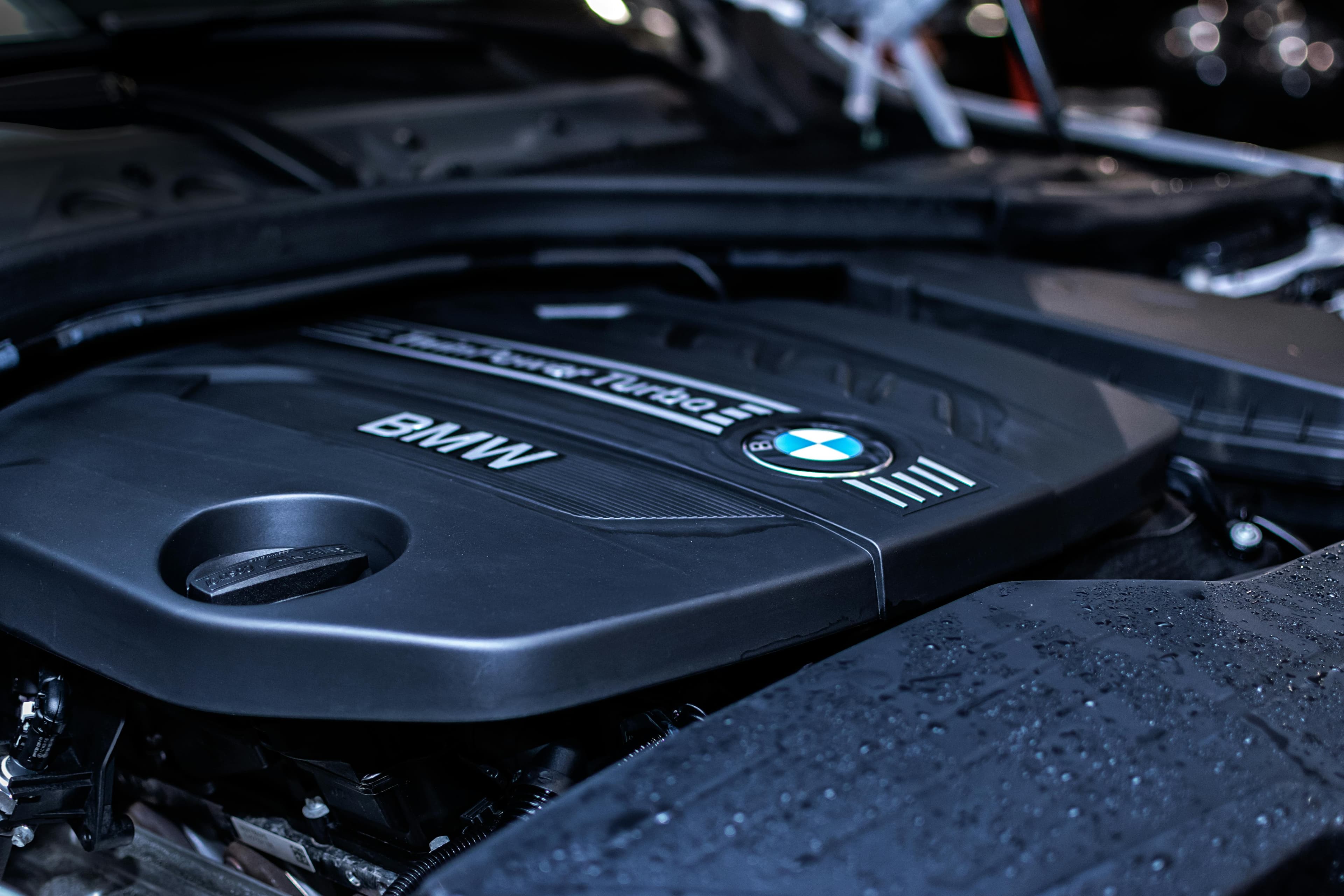 BMW M lansează tehnologie inovatoare de aprindere pentru motoarele cu 6 cilindri