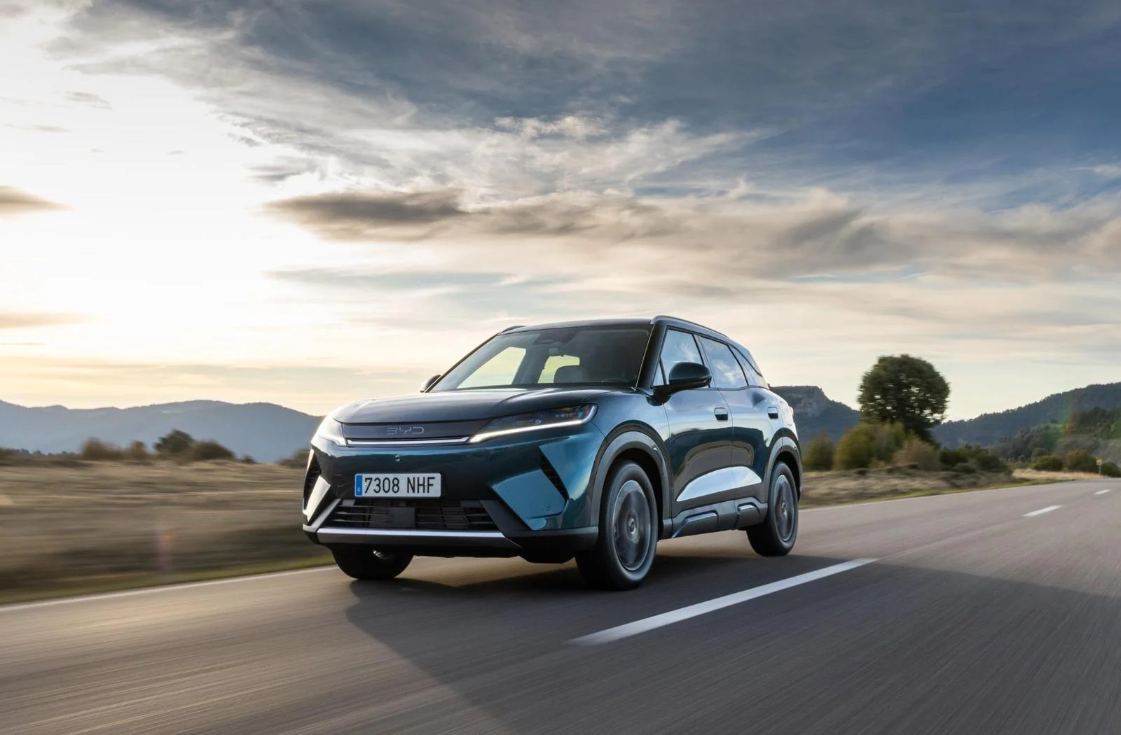 BYD Atto 2 DM-i a debutat în România cu prețuri de la 25.600 euro