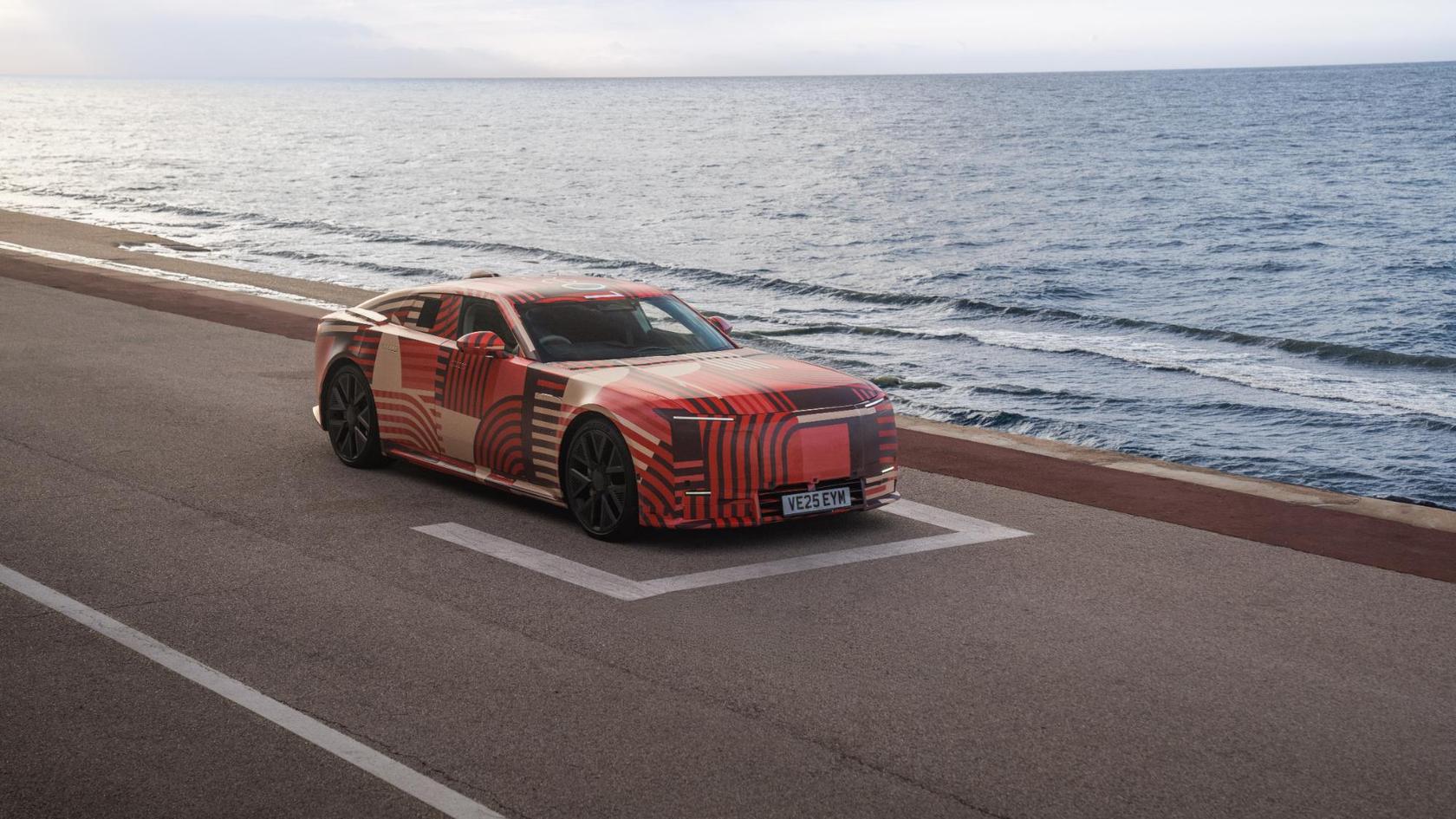 Jaguar prezintă imagini noi cu viitorul GT electric Type 01