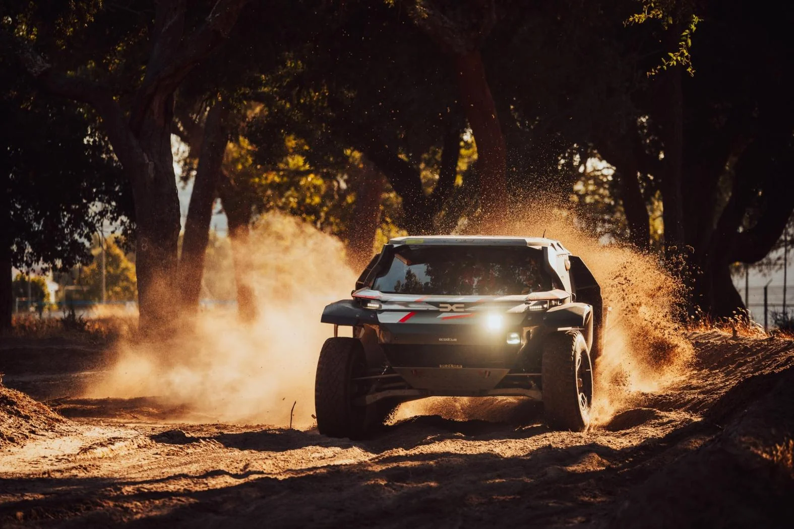 Dacia Sandriders concurează în Raliul Portugaliei cu 3 echipaje la start