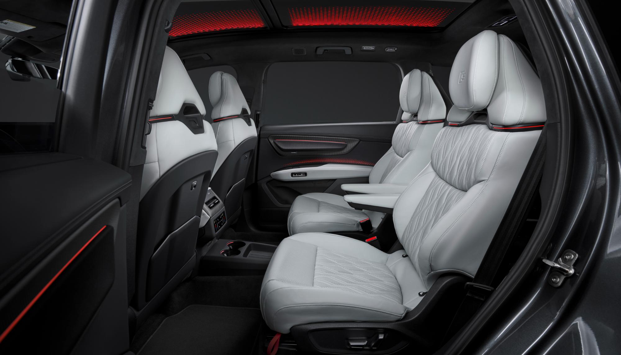 Dezvăluite primele imagini cu interiorul noului Audi Q9 și portierele sale cu deschidere automată